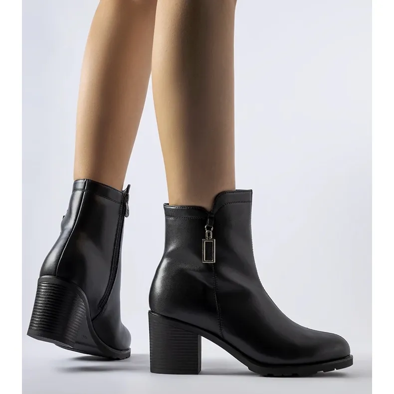 Black insulated ankle boots Ubalda