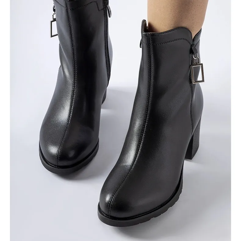 Black insulated ankle boots Ubalda