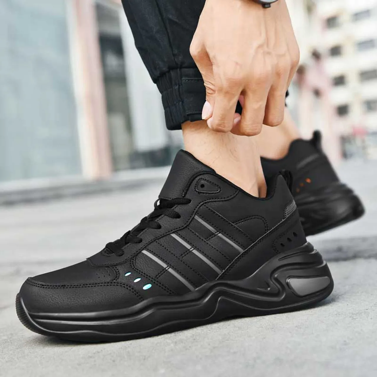 Black triple stripe sport shoe sneaker 2519