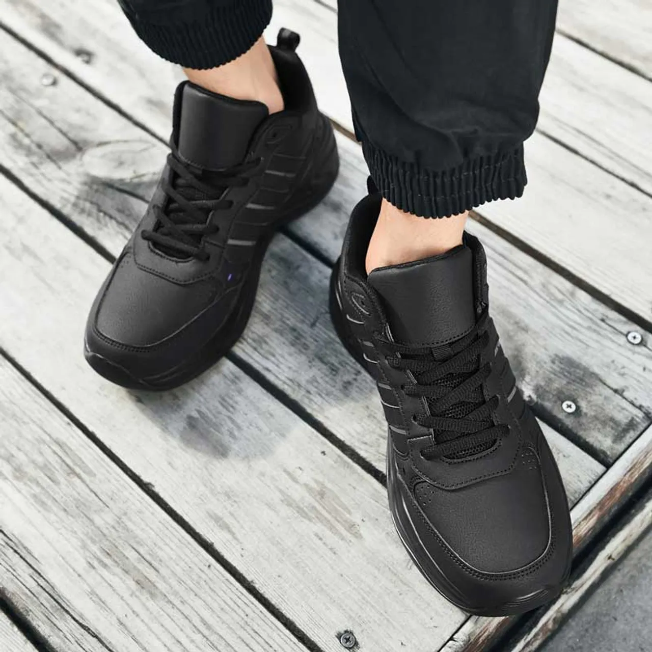 Black triple stripe sport shoe sneaker 2519