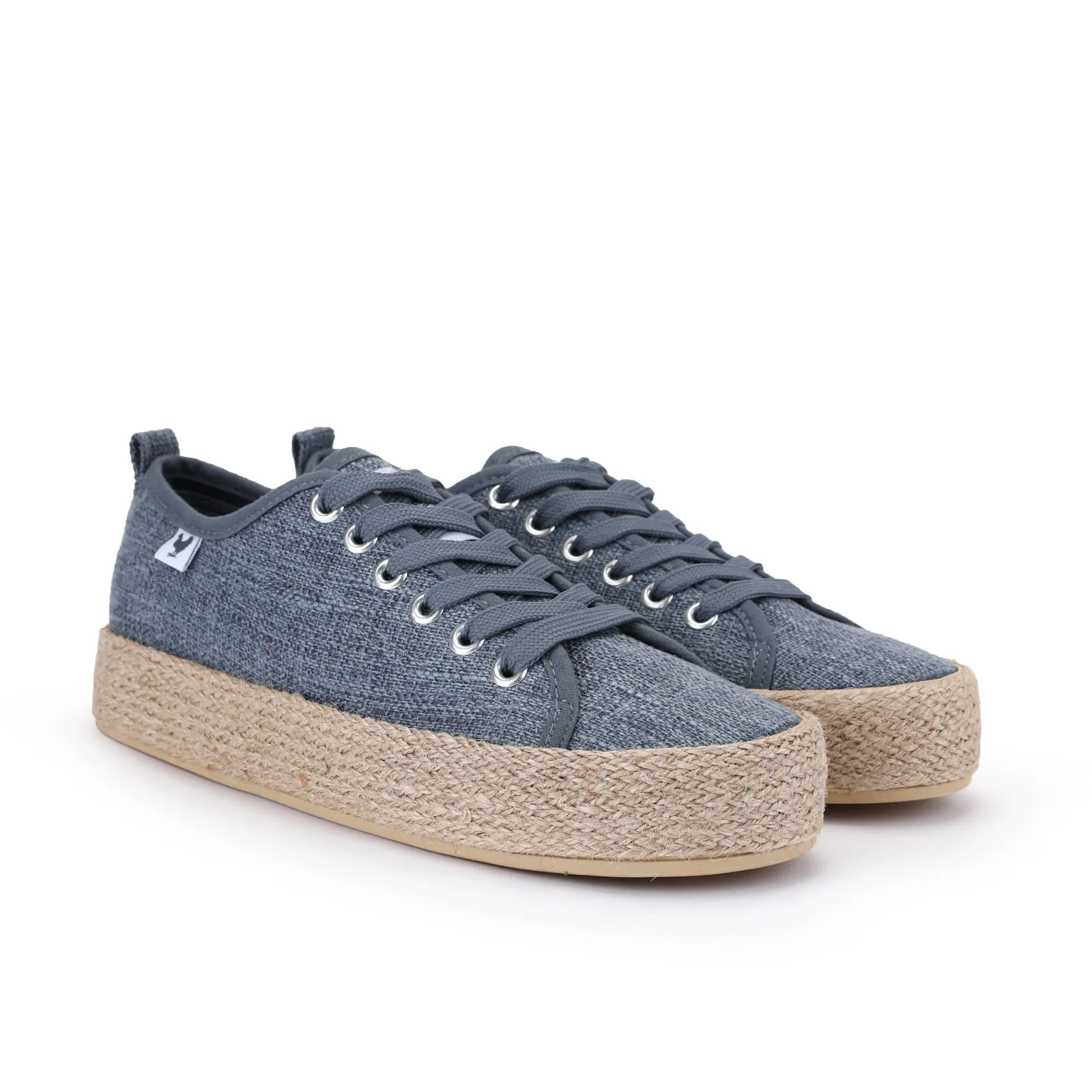 Blue lace-up espadrille sneakers made of linen.