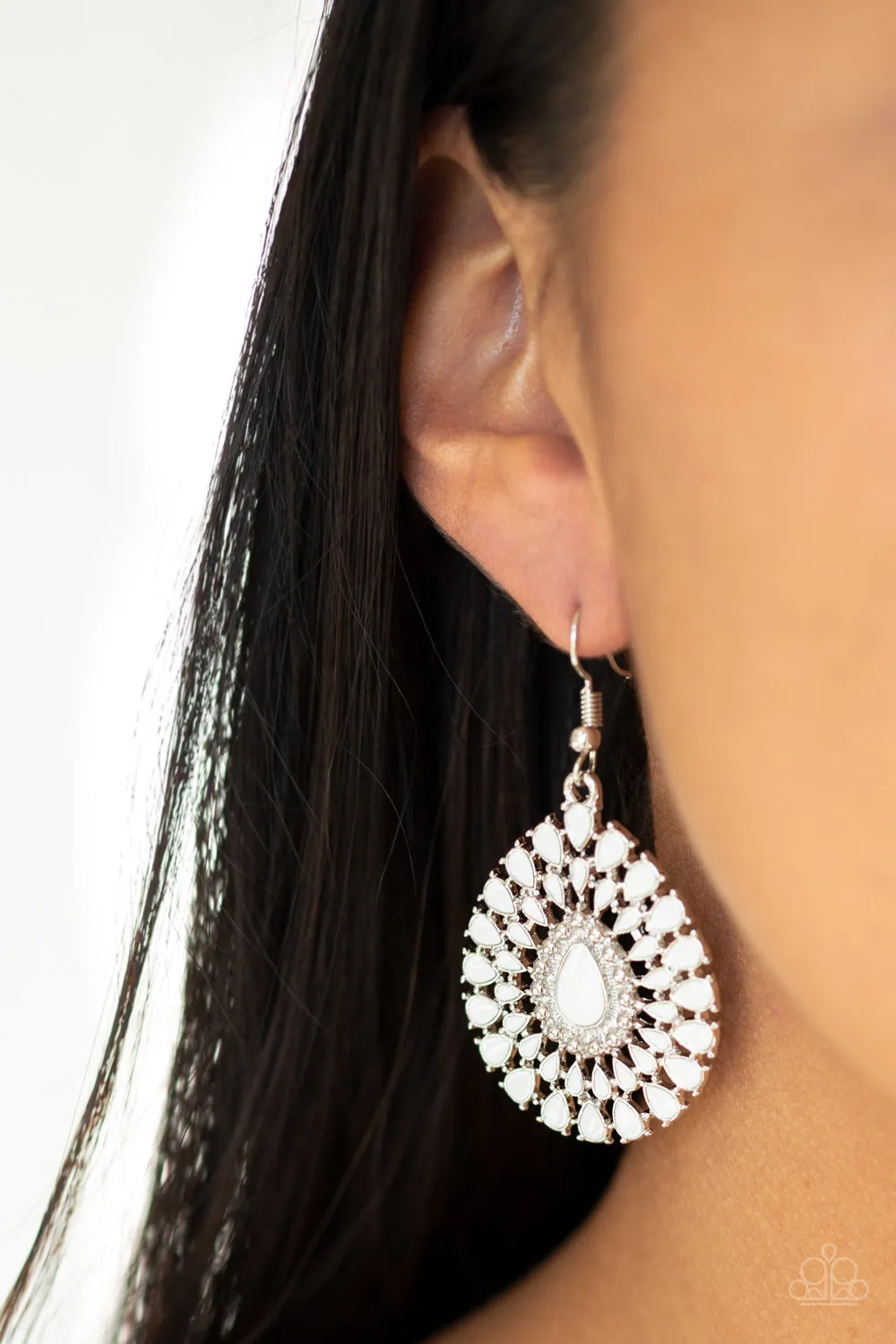 City Chateau - White Earring -> White Earring - City Chateau