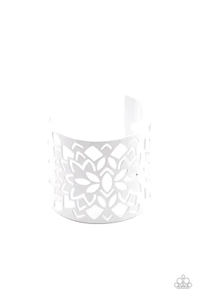 Hacienda Hotspot - White Bracelet - Best Price and Deals 