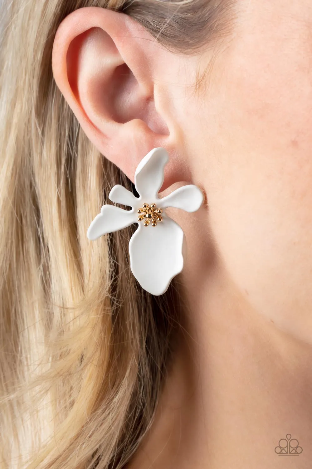 Hawaiian Heiress - White Post Earring: Tropical-inspired White Post Earring from Hawaii