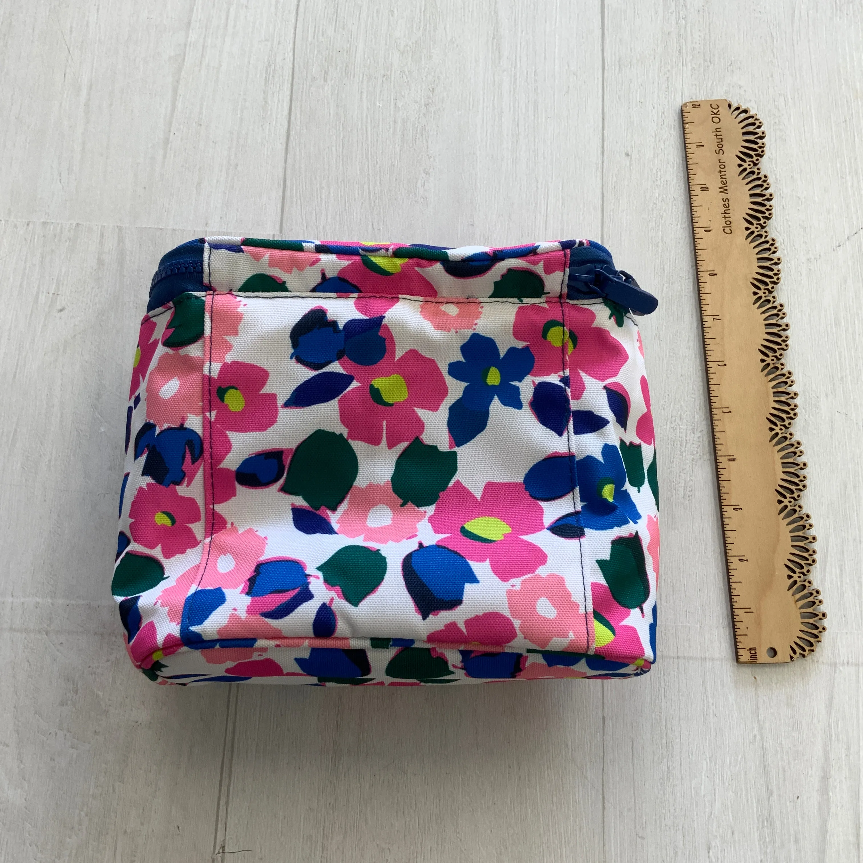 Makeup Bag By Kate Spade  Size: Medium