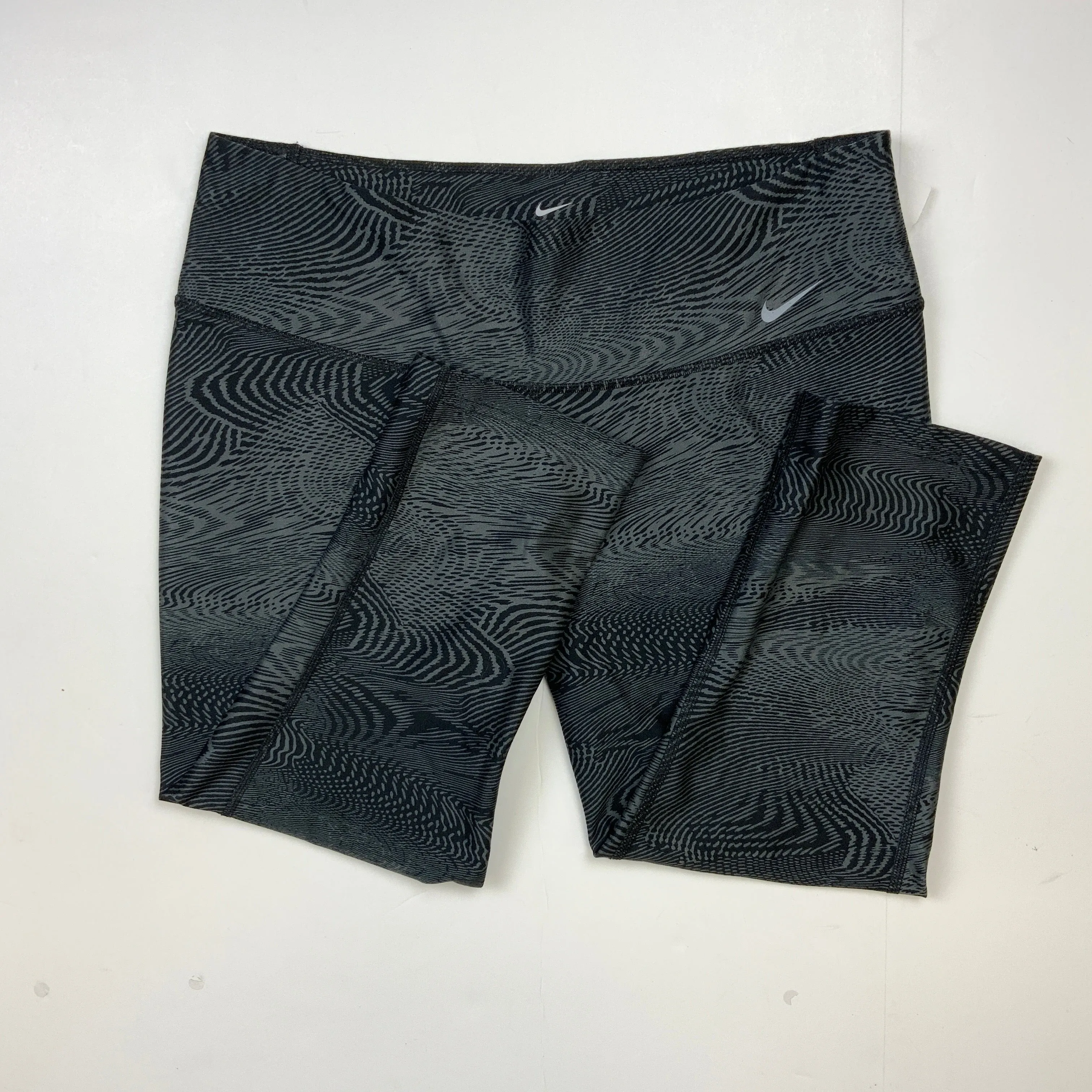 Nike Apparel Athletic Capris Size L.